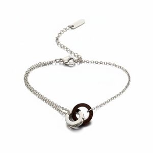 Elegant Silver Interlocking Bracelet